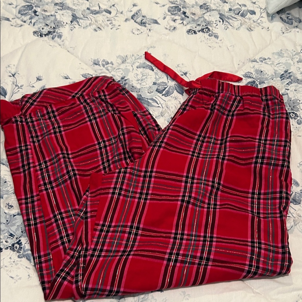 Victoria's Secret Red and Green Plaid Pajama Top - Picture 5 of 10